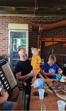 Uskršnja trpeza oca Predraga Popovića