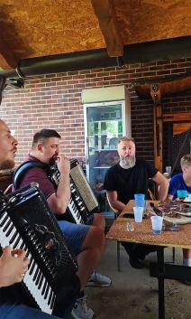 Uskršnja trpeza oca Predraga Popovića