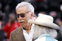 Vlasnik Denver Nagetsa Sten Krenke.