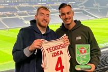 Dejan Kuluševski sa dresom KK Crvena zvezda