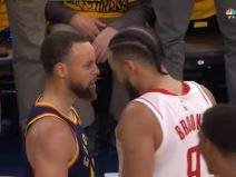 Košarkaši Stef Kari i Dilon Bruks.