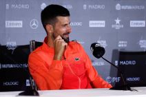 Teniser Novak Đoković na konferenciji.