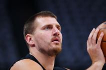 Nikola Jokić u dresu Nagetsa.