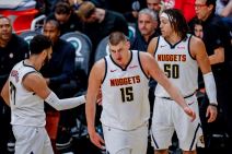 Nikola Jokić Džamal Marej i Eron Gordon na utakmici Denvera