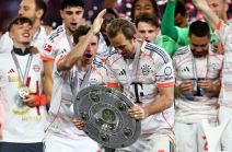 Hari Kejn sa trofejom Bundeslige 3.jpg
