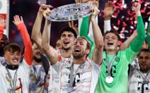 Hari Kejn sa trofejom Bundeslige 4.jpg