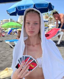 devojka Tomija Keša