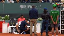 Novak Ðoković tražio lekarsku pomoć (5).jpg