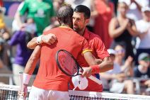 Zagrljaj Rafaela Nadala i Novaka Đokovića.