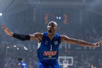 Rašid Sulejmon smiruje navijače na Budućnost Crvena zvezda