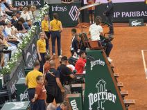 Novak Ðoković tražio lekarsku pomoć (6).jpg