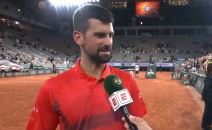 Novak Djokovi daje izjavu na Rolan Garosu.jpg