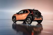 2025aygoxhybrid02.jpg