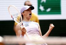 Iga Švjontek i Elena Svitolina (7).jpg