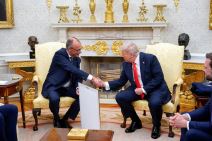 Donald Tramp i Merc  (4).jpg