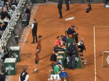 Novak Ðoković sa fizioterapeutom (4).jpg