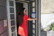 Ceca Ražnatović u crvenoj haljini na snimanju ZG