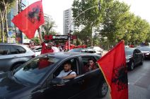 Albanija navijači (2).jpg