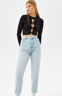 Mom jeans farmerke su opet u trendu