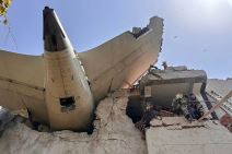 Srušio se avion u Indiji (1).jpg