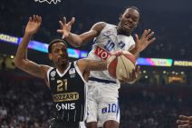 Joan Makundu i Džejms Naneli na meču Partizan Budućnost