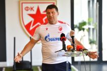 Vladan Milojević pred novinarima na Marakani.