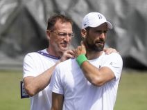 Novak Đoković i fizioterapeut