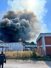 Požar u Fabrici Gorštak Čajetina 2.jpg