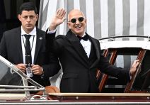 Džef Bezos (1).jpg