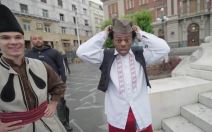 Jedan od najpoznatijih svetskih influensera Speed došao u Srbiju, odmah zaigrao kolo sa šajkačom