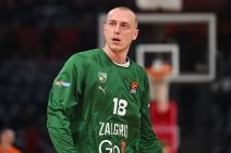 Alen Smailagić se priprema za meč protiv Crvene zvezde u Beogradskoj areni
