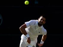 Novak Đoković na meču sa Janikom Sinerom na Vimbldonu