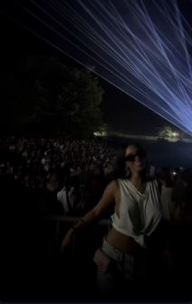 Đina Džinović bez brusa