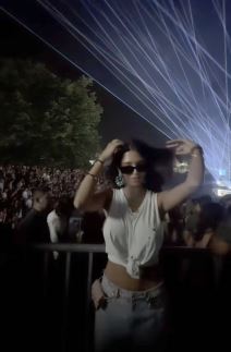 Đina Džinović bez brusa