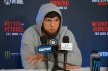 Timur Kizrijev na konferenciji za medije