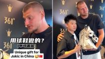 Nikola Jokić dobio konjsku glavu na poklon.jpg