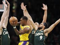 Loni Voker u duelu sa Boston Seltiksima