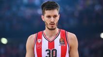 Filip Petrušev u dresu Olimpijakosa