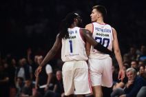 Filip Petrušev i Džon Braun na utakmici Zvezde