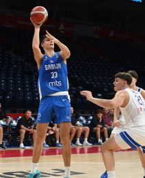 Petar Ostojić na utakmici U18 Srbija Grčka