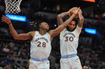 Čarls Besi hvata skok kao centar San Antonija