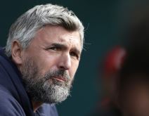 Goran Ivanišević s bradom i sedom kosom.