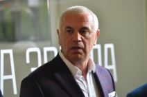 Zvezdan Terzić u odelu.