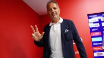 Siniša MIhajlović podigao tri prsta