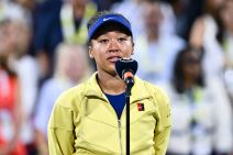 Naomi Osaka drži govor pred mikrofonom nakon poraza u finalu Montreala 2025.
