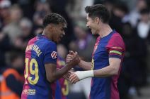 Robert Levadnovski i Lamin Jamal (3).jpg