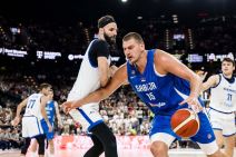 Košarkaši Srbije u Minhenu protiv Češke 6.jpg