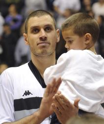 Saša Pavlović sa sinom Lukom 2.jpg
