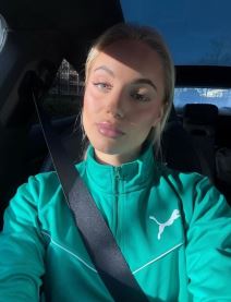 Ana Maria Marković vozi auto