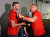 Branko Lazić i Saša Đorđević se pozdravljaju u reprezentaciji